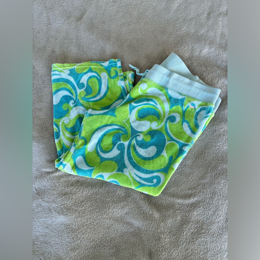 PINK Victoria's Secret Capri Swirl Patterned Shorts